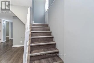 541 Oakwood Ave in Oshawa, ON - Building Photo - Building Photo