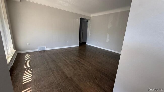 29614 Rosslyn Ave in Garden City, MI - Building Photo - Building Photo