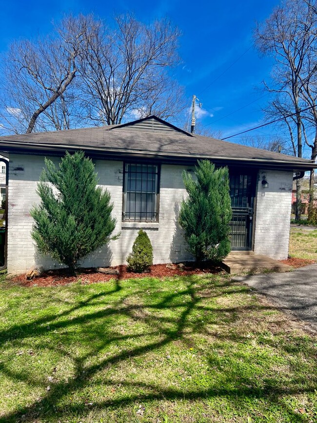 property at 1208 Chester Ave