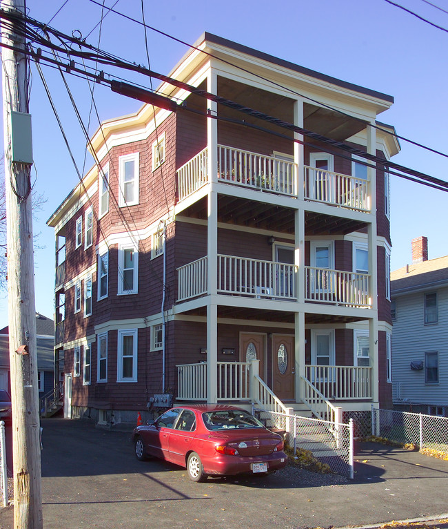 37 Rawson Rd in Quincy, MA - Foto de edificio - Building Photo