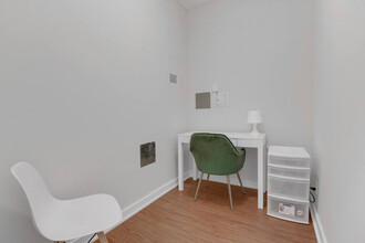 1249 Granville St in Vancouver, BC - Building Photo - Building Photo