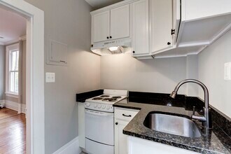 212 W Montgomery Ave, Unit #4 in Rockville, MD - Building Photo - Building Photo