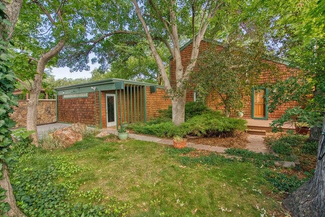 property at 4438 Driftwood Pl