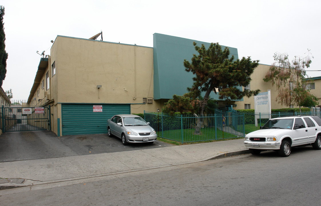 8629-8631 Willis Ave in Panorama City, CA - Foto de edificio