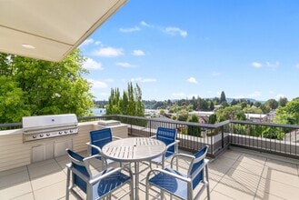 Jesse Quinn Apartments in Forest Grove, OR - Foto de edificio - Building Photo