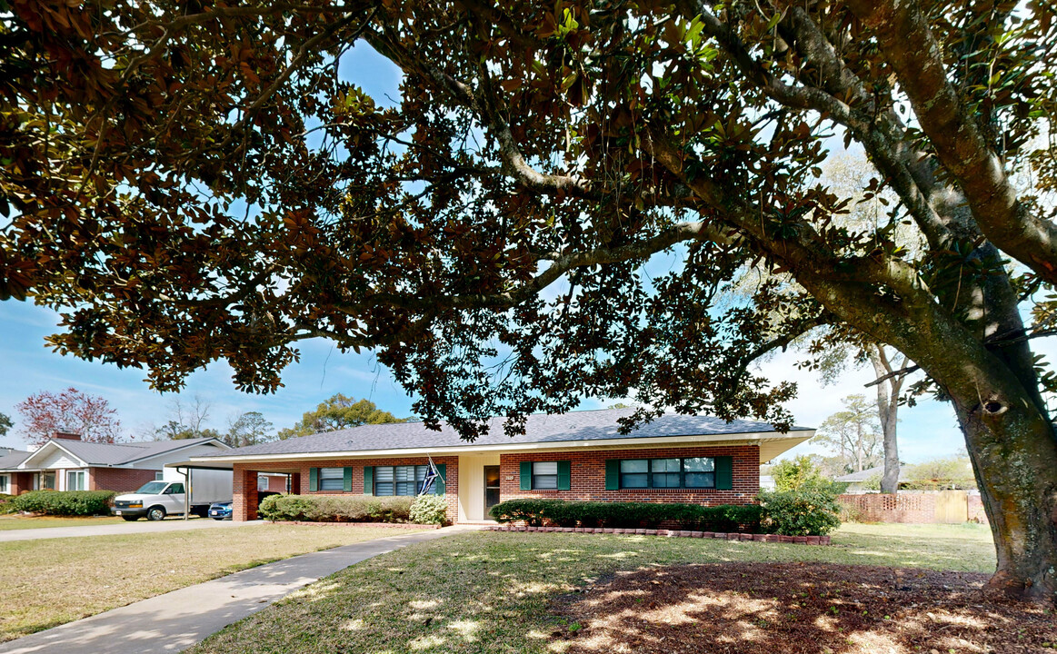 2829 Parkwood Dr in Brunswick, GA - Building Photo