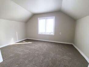 233 S 67th St, Unit 233A in Milwaukee, WI - Foto de edificio - Building Photo