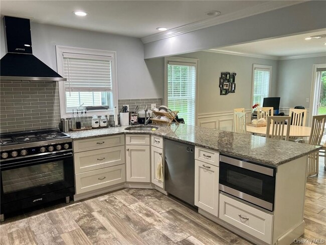 145 Montgomery St in Goshen, NY - Building Photo - Building Photo