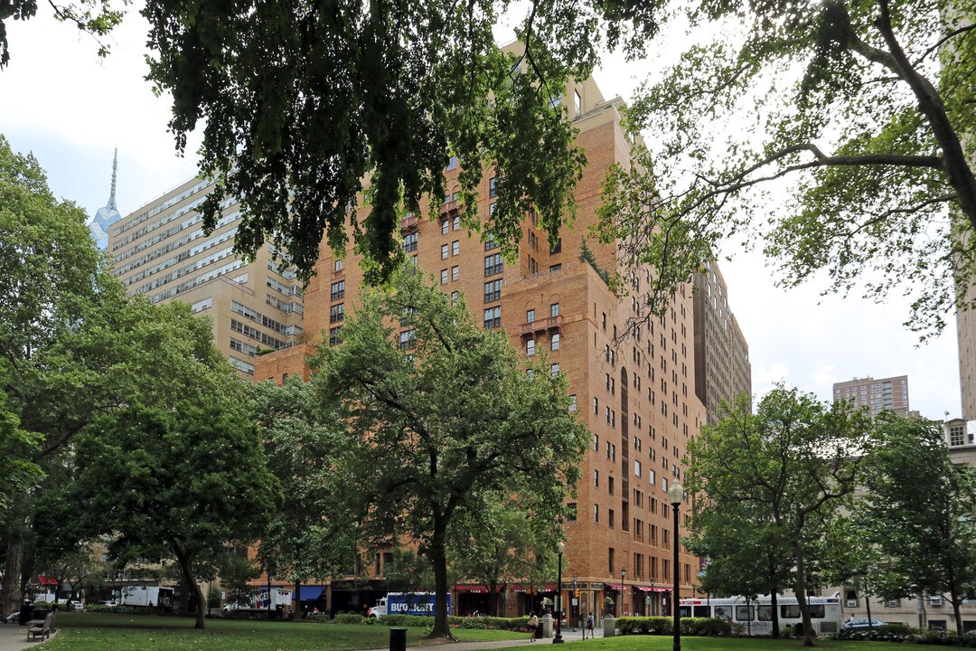Parc Rittenhouse in Philadelphia, PA - Building Photo