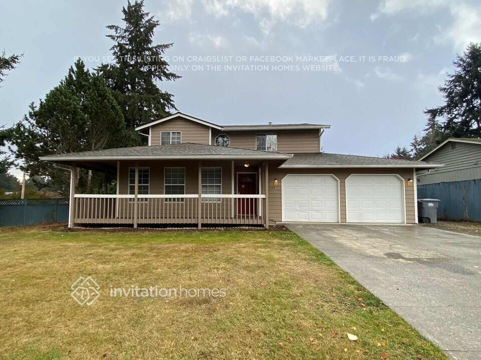10304 109th St Ct SW in Lakewood, WA - Foto de edificio