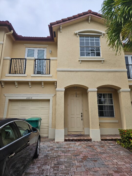 12819 SW 135th Terrace in Miami, FL - Building Photo