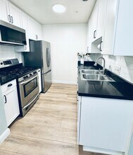 11823 Avon Way in Los Angeles, CA - Building Photo - Building Photo