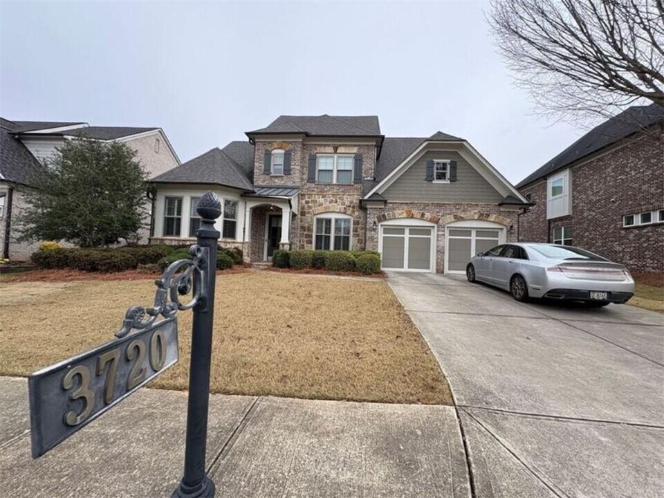 3720 Kennent Square in Suwanee, GA - Building Photo