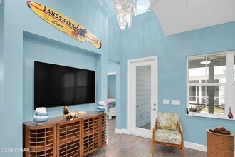 275 Last Mango Dr in Daytona Beach, FL - Building Photo - Building Photo