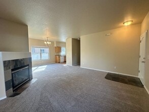 681 SE Glengarry Place in Bend, OR - Building Photo - Building Photo