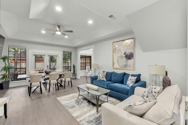 property at 122 E Placid Hill Cir