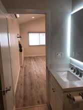 6140 W 74th St in Los Angeles, CA - Foto de edificio - Building Photo