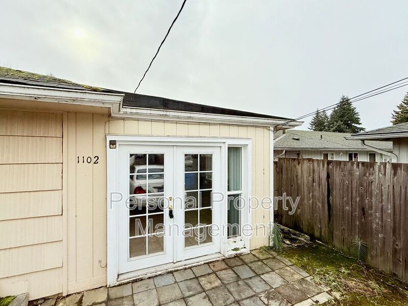 1102 G St in Washougal, WA - Building Photo