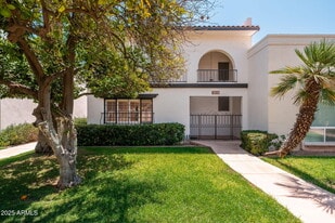 7684 E Minnezona Ave in Scottsdale, AZ - Building Photo