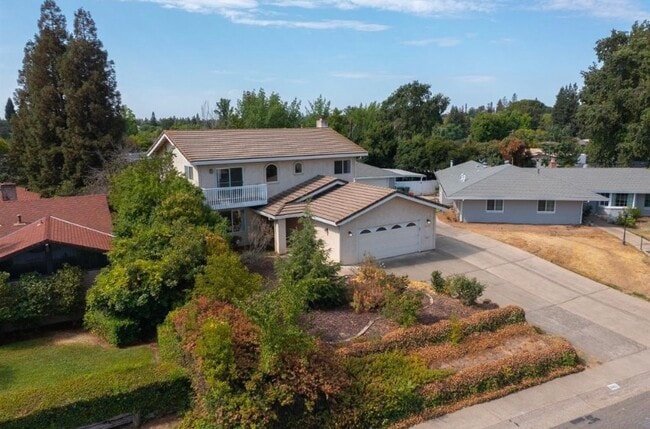 6816 Appomattox Way in Carmichael, CA - Building Photo - Building Photo