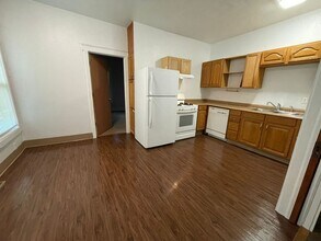 190 Blake Blvd-Unit -UNIT 1 in Galesburg, MI - Foto de edificio - Building Photo