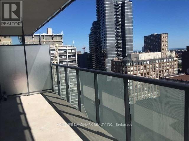 15-1815 Grenville St in Toronto, ON - Building Photo - Building Photo