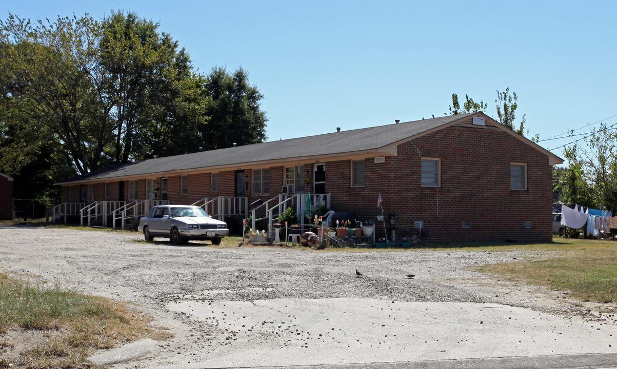 913 S Pender St in Wilson, NC - Foto de edificio