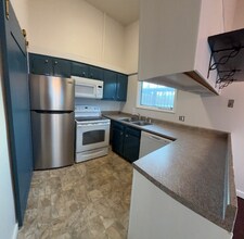 5120 Hatcher Cir in Anchorage, AK - Building Photo - Building Photo