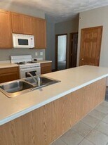 10284 Clearwing Ln in Roscoe, IL - Building Photo