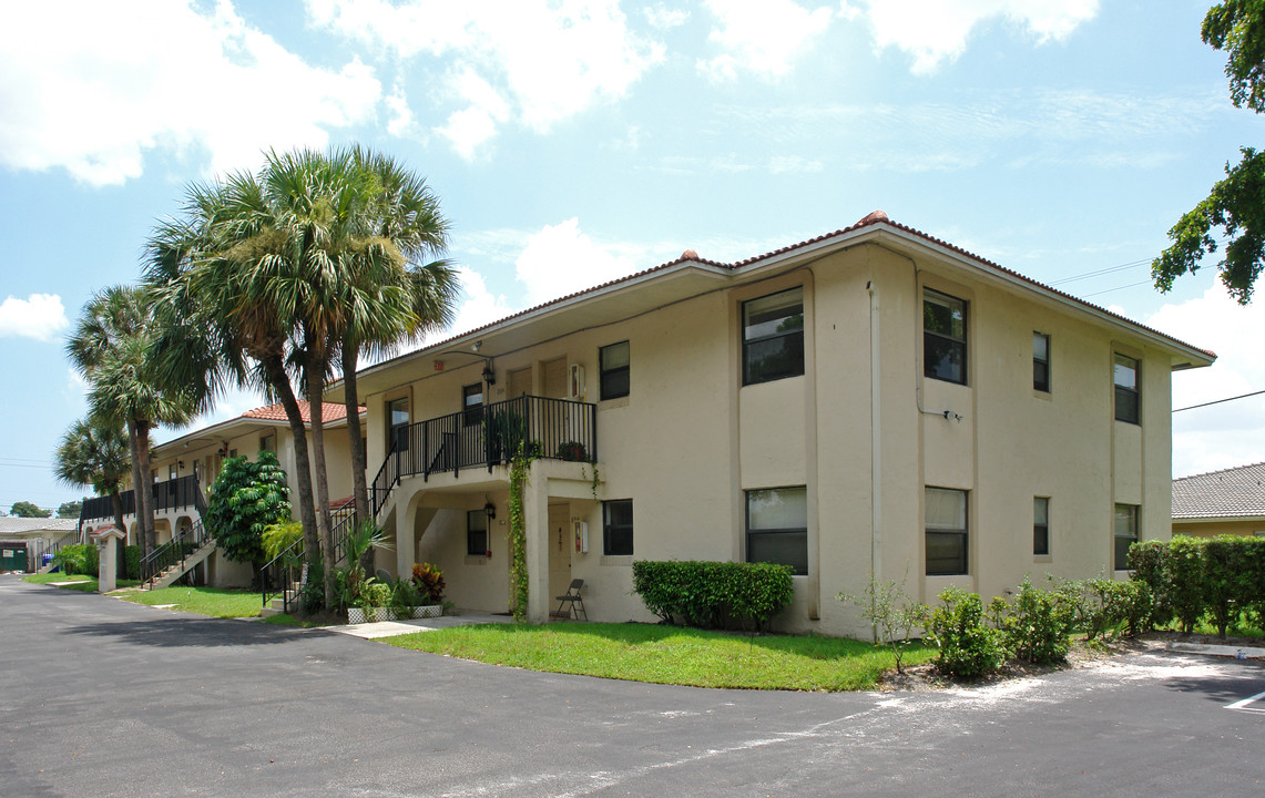 Ascot Apartments in Coral Springs, FL - Building Photo