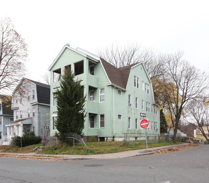 133 Enfield St in Hartford, CT - Building Photo