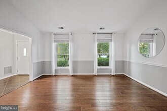 14551 Lock Dr in Centreville, VA - Building Photo - Building Photo