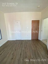 142 School St in Yonkers, NY - Building Photo