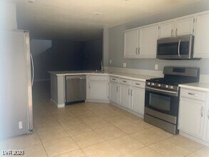 9943 Shallot Ct in Las Vegas, NV - Building Photo - Building Photo