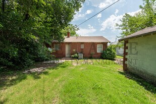 839 N Oliver St in Wichita, KS - Building Photo