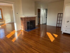 15 Highland Ave in Northport, NY - Building Photo - Building Photo