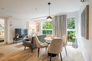 Utopia in Dorval, QC - Building Photo