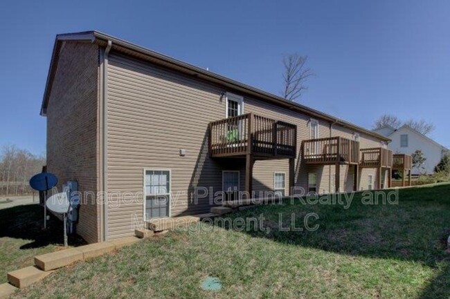 992-E S Ash Ridge Dr in Clarksville, TN - Foto de edificio - Building Photo