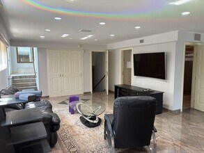 88-05 65th Dr in Queens, NY - Building Photo - Building Photo