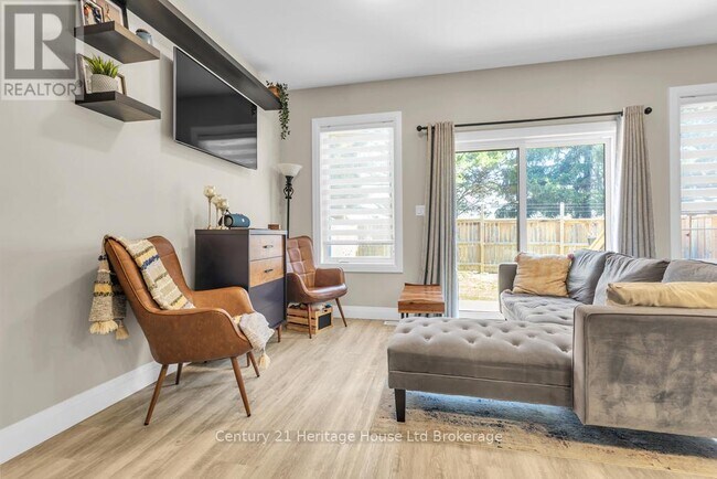 360 Quarter Town Line in Tillsonburg, ON - Building Photo - Building Photo