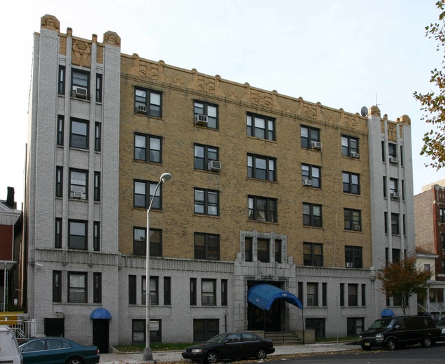 333 Fairmount Ave in Jersey City, NJ - Foto de edificio - Building Photo