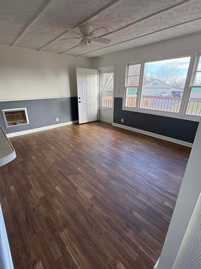 7758 Celina Rd in Tompkinsville, KY - Building Photo - Building Photo