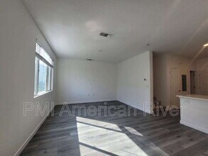3007 Mesmerizing Walk in Sacramento, CA - Building Photo - Building Photo