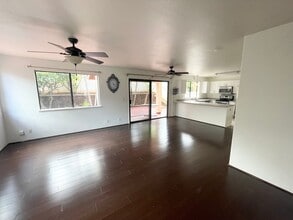 94511-511 Meaaina Pl in Waipahu, HI - Building Photo - Building Photo