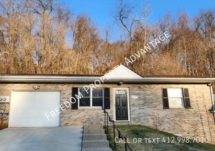 353 Clavale St in North Versailles, PA - Building Photo - Building Photo