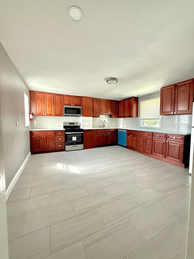 520 Maine Ave, Unit 2 in Aldan, PA - Building Photo - Building Photo