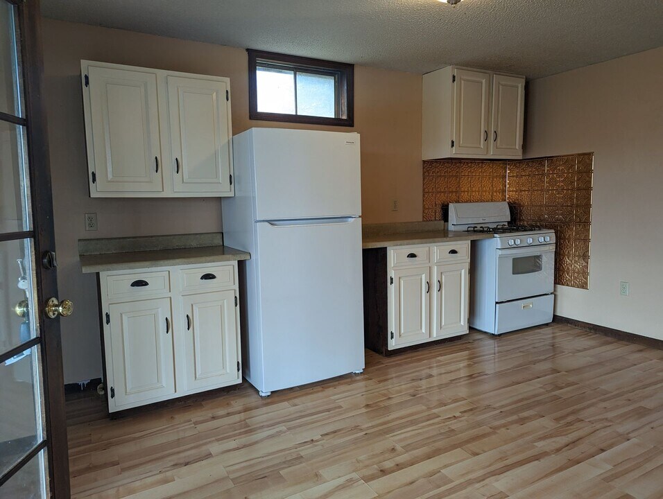681 Co Rd 453 in Fayette, MO - Building Photo