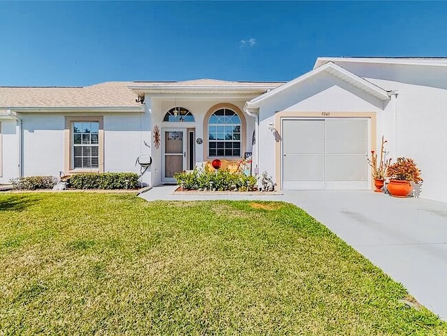 9345 Villa Entrada in New Port Richey, FL - Building Photo - Building Photo