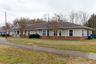 Matthew's Place in Albemarle, NC - Foto de edificio - Building Photo