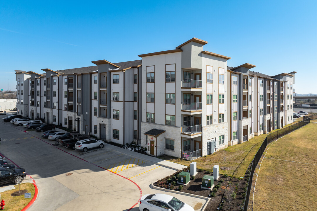 Bridge at Estancia in Austin, TX - Building Photo